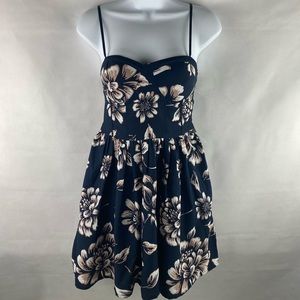 Pleated short floral dress 🌷